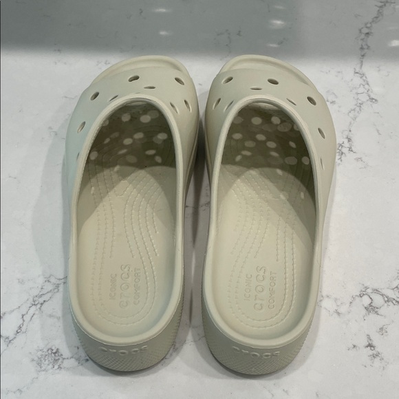 Crocs Platform Slide Sandals - Picture 4 of 10